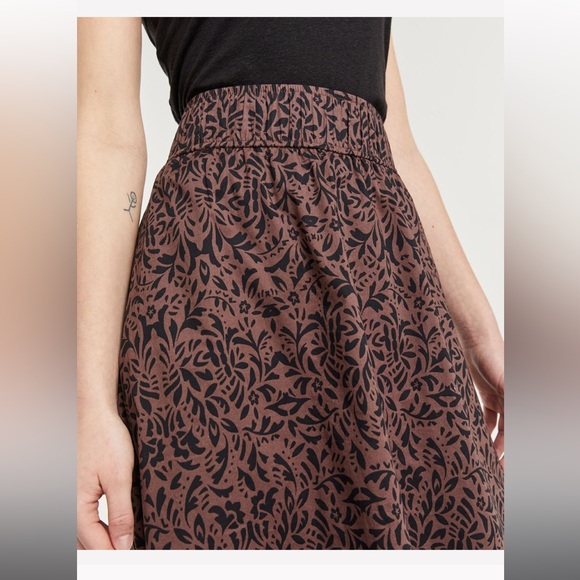 ⭐️ HOST PICK ⭐️ Petite Cotton Voile Midi Skirt - Picture 3 of 11